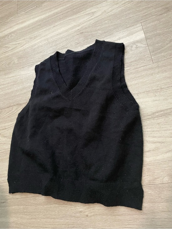 Dazy Tops - Women’s Black V-Neck Knit Sweater Vest